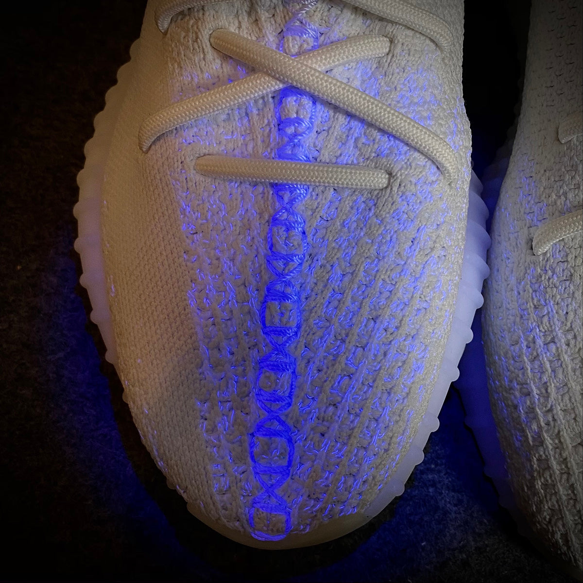 Yeezy Boost 350 V2 Sneakers 'Cream White / Triple White' - product view 10