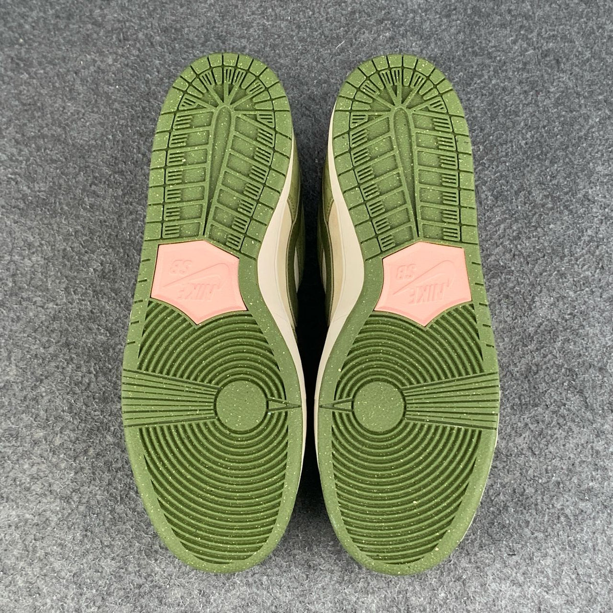 Yuto Horigome x Dunk Low SB Sneakers 'Matcha' - product view 5