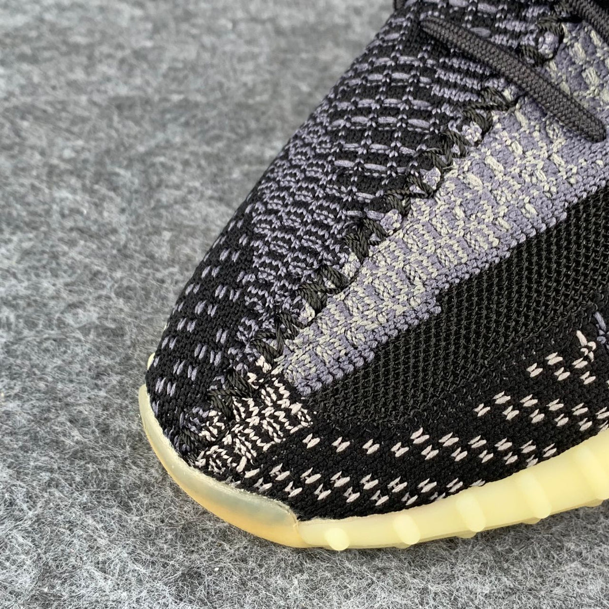 Yeezy Boost 350 V2 Sneakers 'Carbon' - product view 7