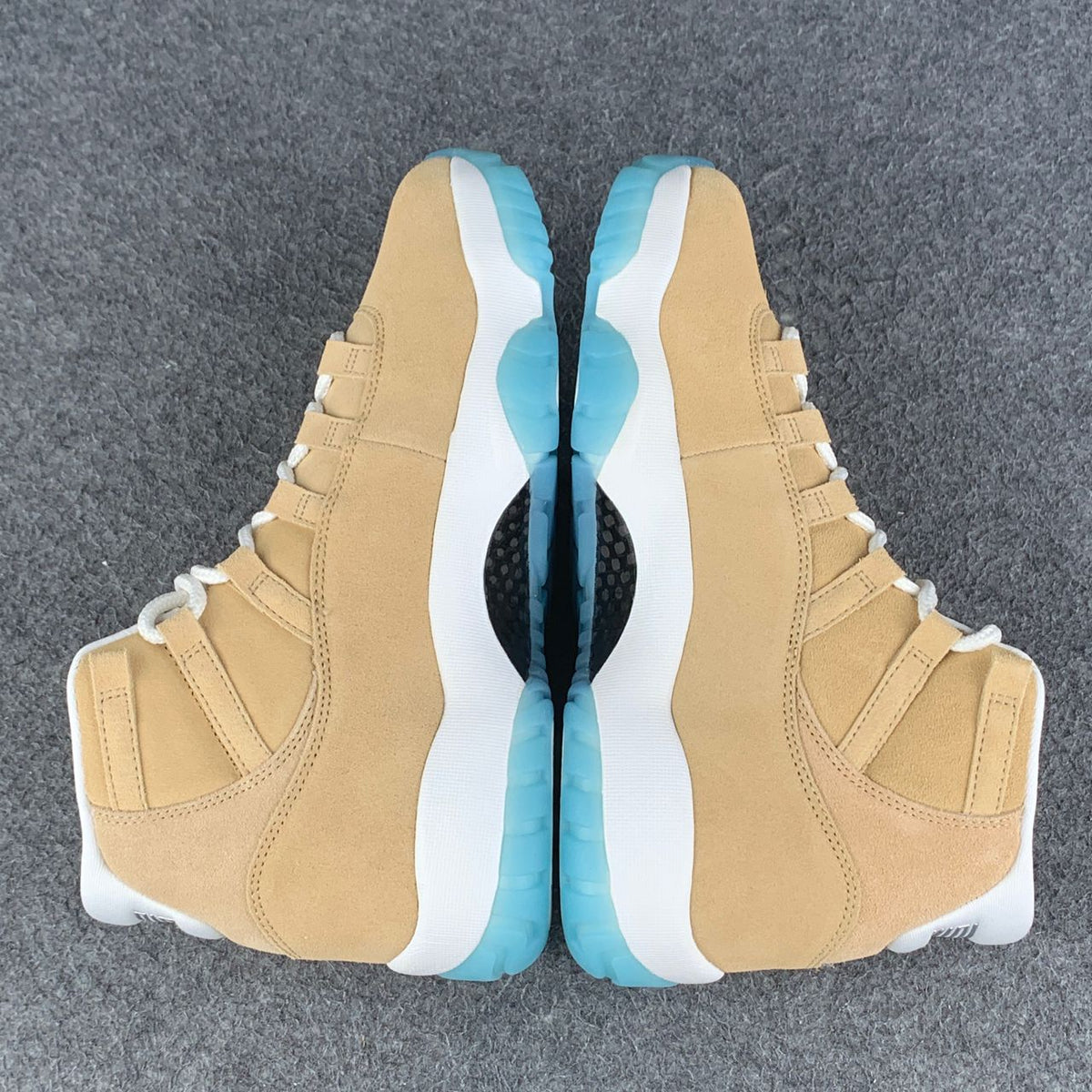 Air Jordan 11 Retro Sneakers 'H-Town' - product view 4