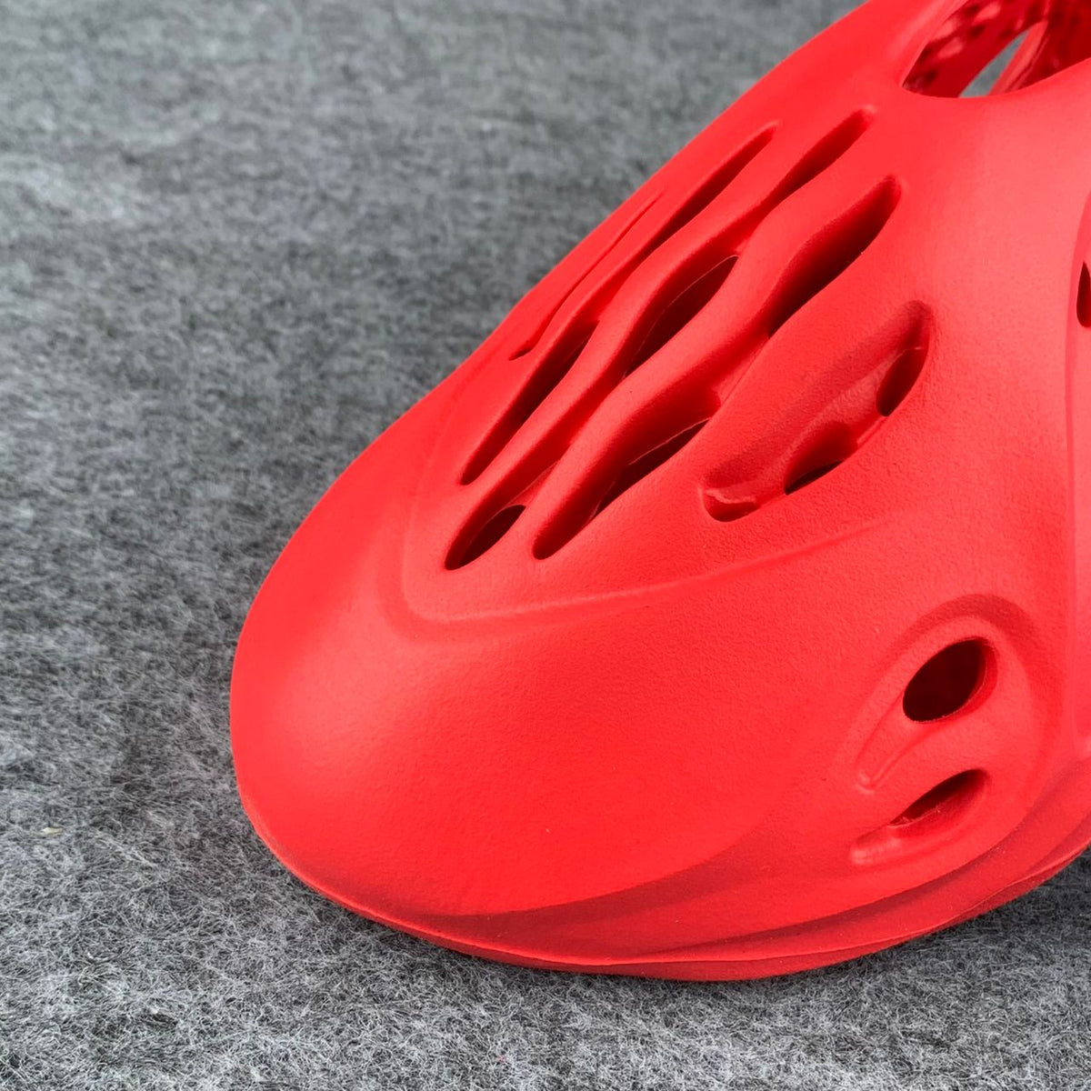 Yeezy Foam Runner 'Vermilion' - product view 7