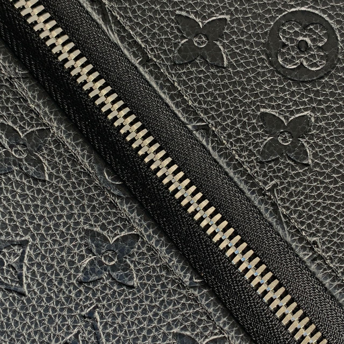 LV Horizon 55 'Monogram Shadow' - product view 12