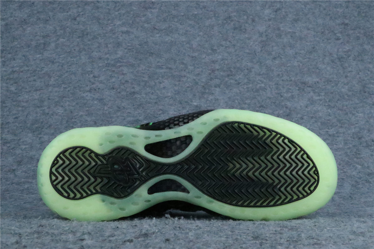 Nike Air Foamposite One Sneakers 'Paranorman' - product view 3
