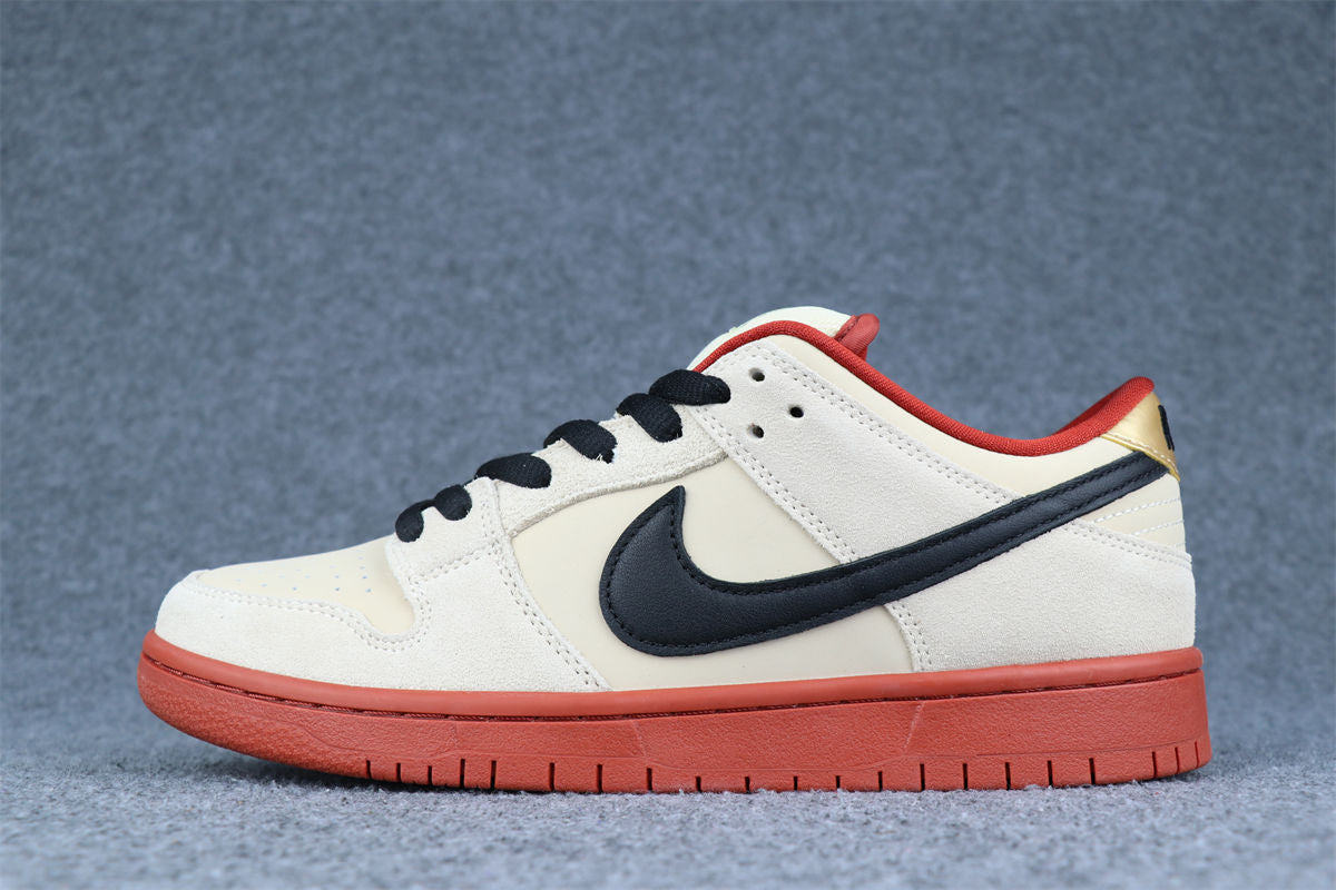 Nike Dunk Low SB Sneakers 'Hennessy ' - product view 1