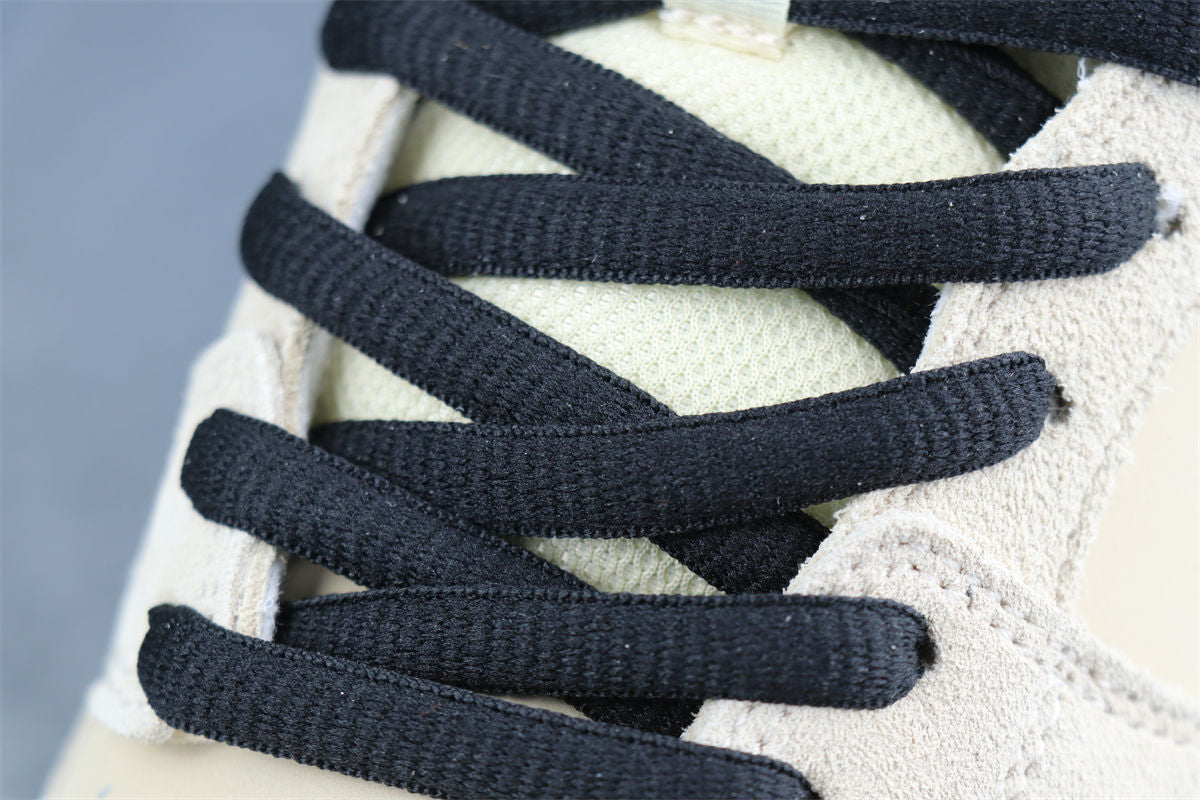 Nike Dunk Low SB Sneakers 'Hennessy ' - product view 5
