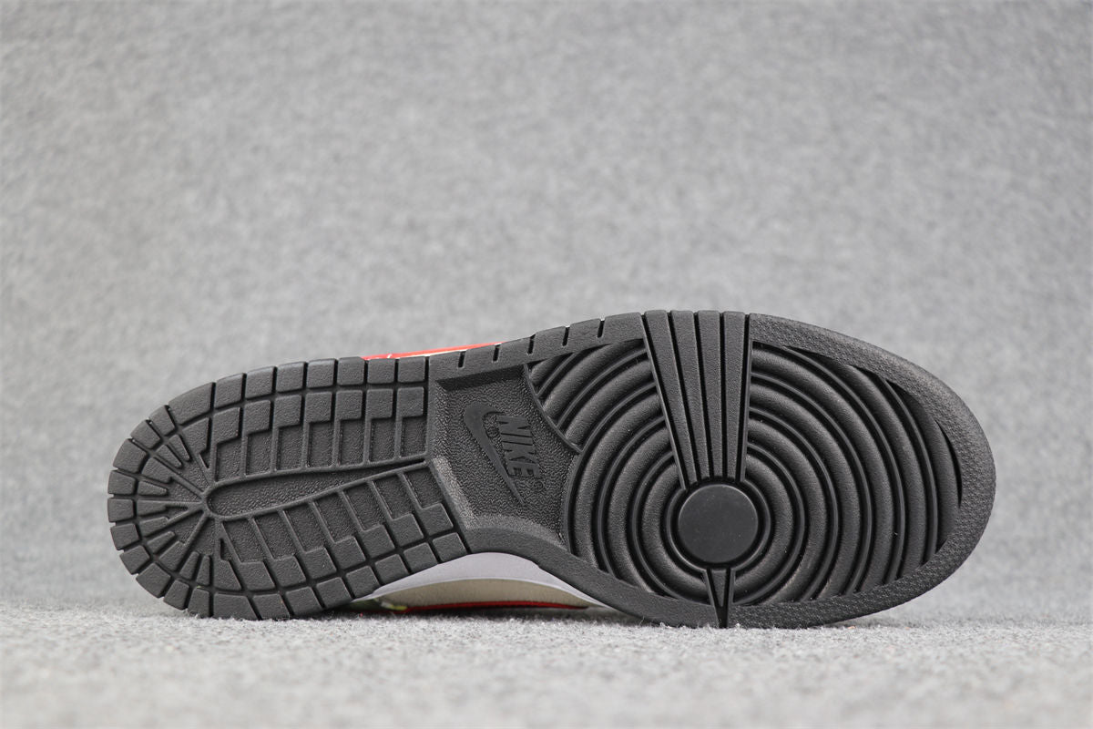 Nike Dunk Low Pro SB Sneakers 'Paris' - product view 3