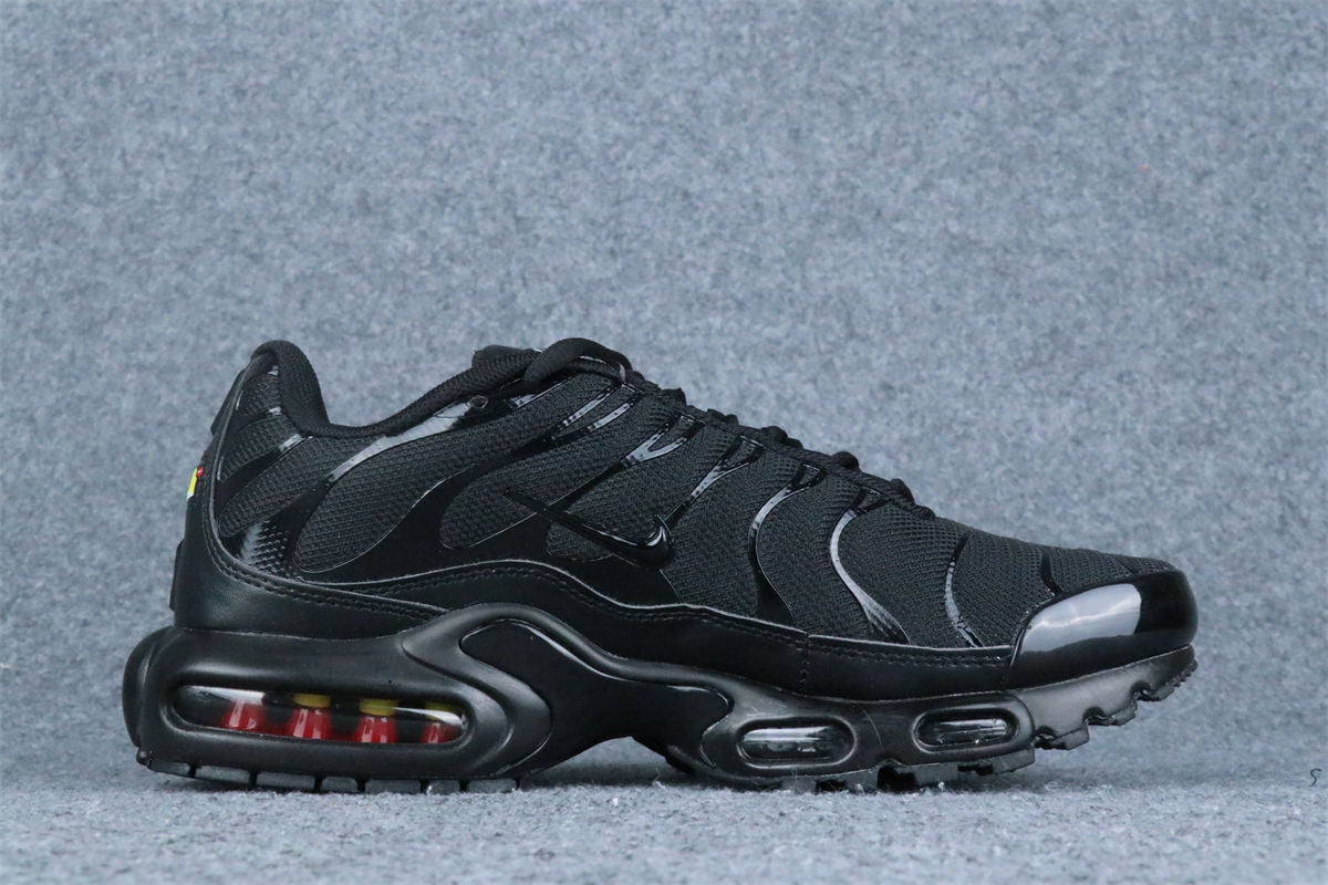 Nike Air Max Plus Sneakers 'Triple Black' - product view 2