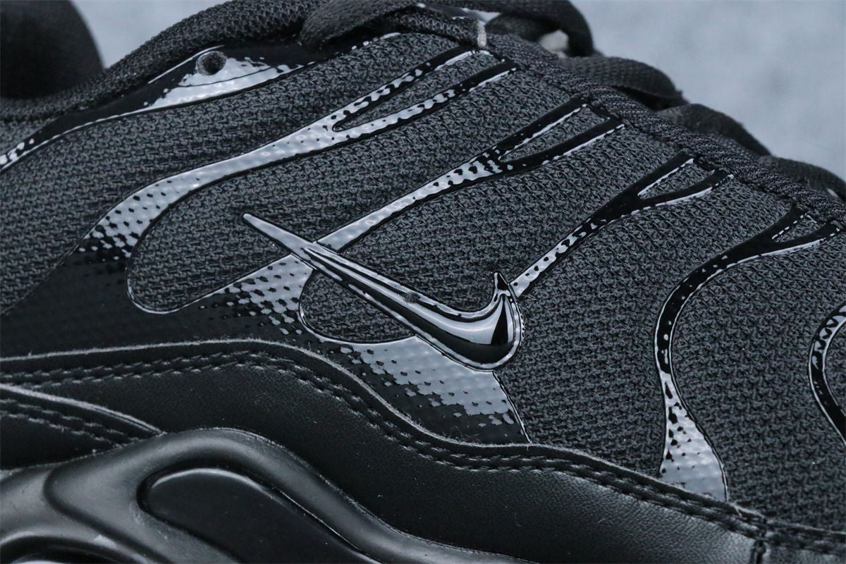 Nike Air Max Plus Sneakers 'Triple Black' - product view 5