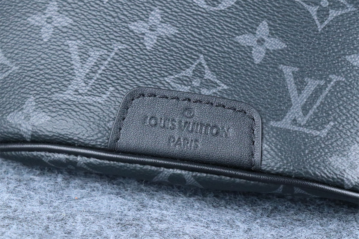 LV Discovery Bumbag Pm 'Black Monogram Eclipse Canvas' - product view 3
