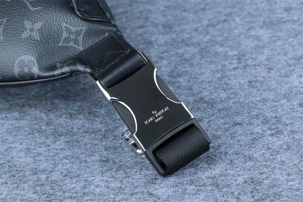 LV Discovery Bumbag Pm 'Black Monogram Eclipse Canvas' - product view 5
