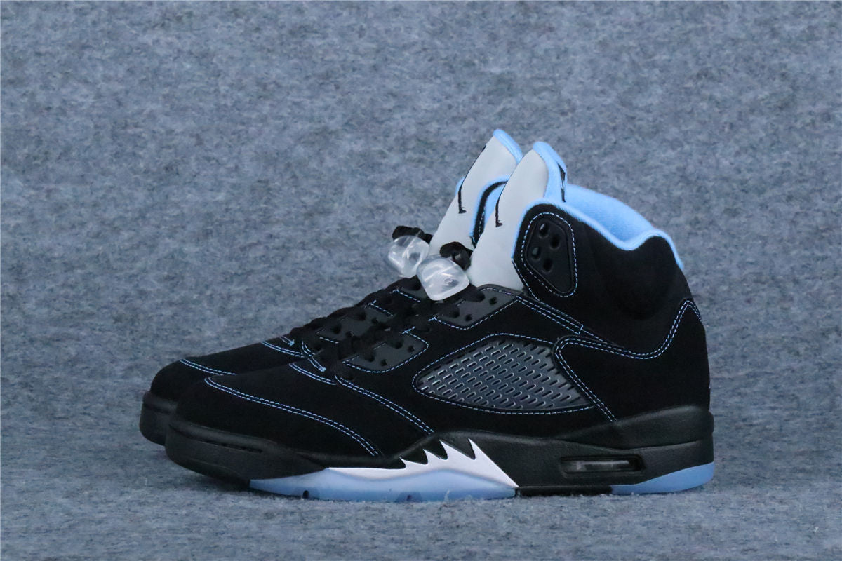 Air Jordan 5 Retro 'Black Carolina / UNC' 2026 Sneakers - product view 16