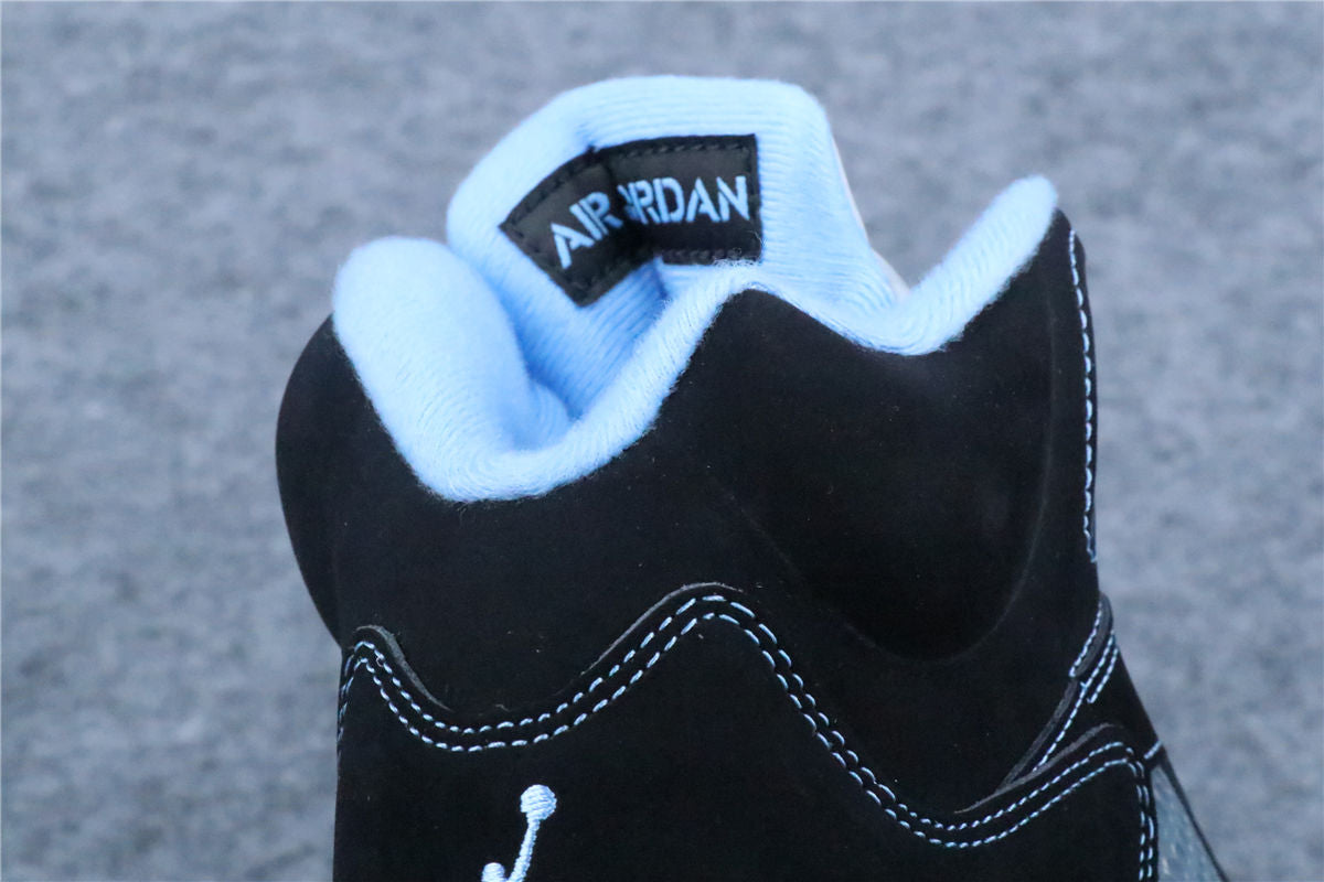 Air Jordan 5 Retro 'Black Carolina / UNC' 2026 Sneakers - product view 7