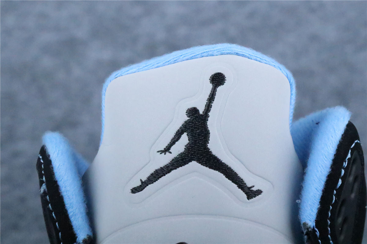 Air Jordan 5 Retro 'Black Carolina / UNC' 2026 Sneakers - product view 9