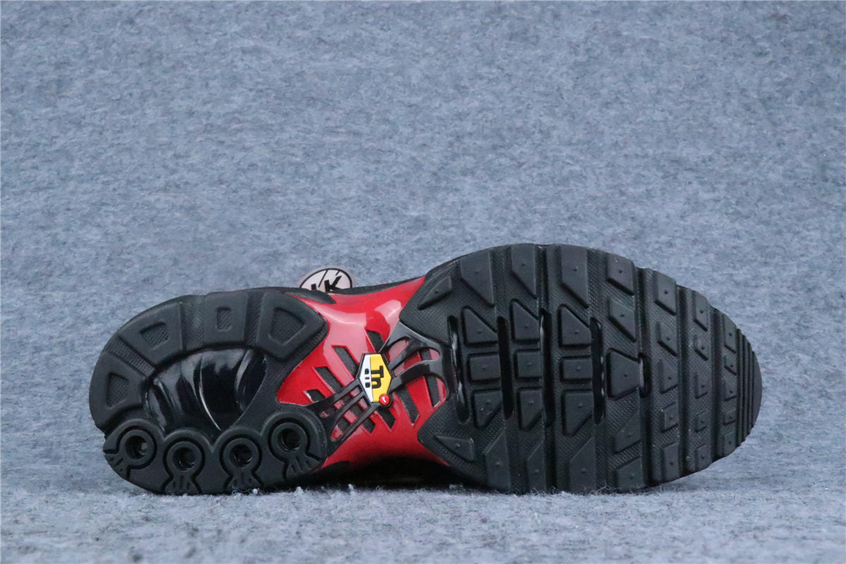 Supreme x Nike Air Max Plus TN Sneakers 'University Red' - product view 3