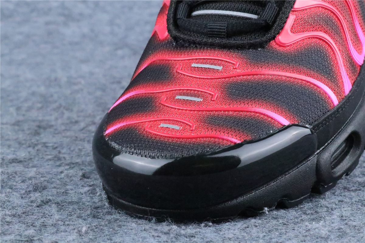 Supreme x Nike Air Max Plus TN Sneakers 'University Red' - product view 4