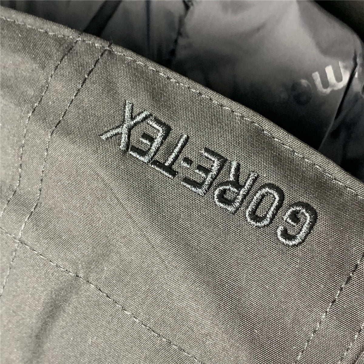 Supreme Aoi GORE-TEX Hooded Jacket 'Black' - product view 7