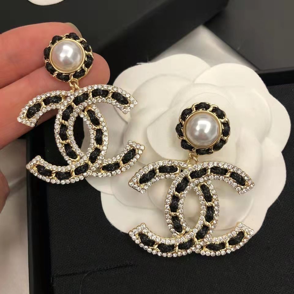 Tweed and Pearl Earrings 0112 - product view 4