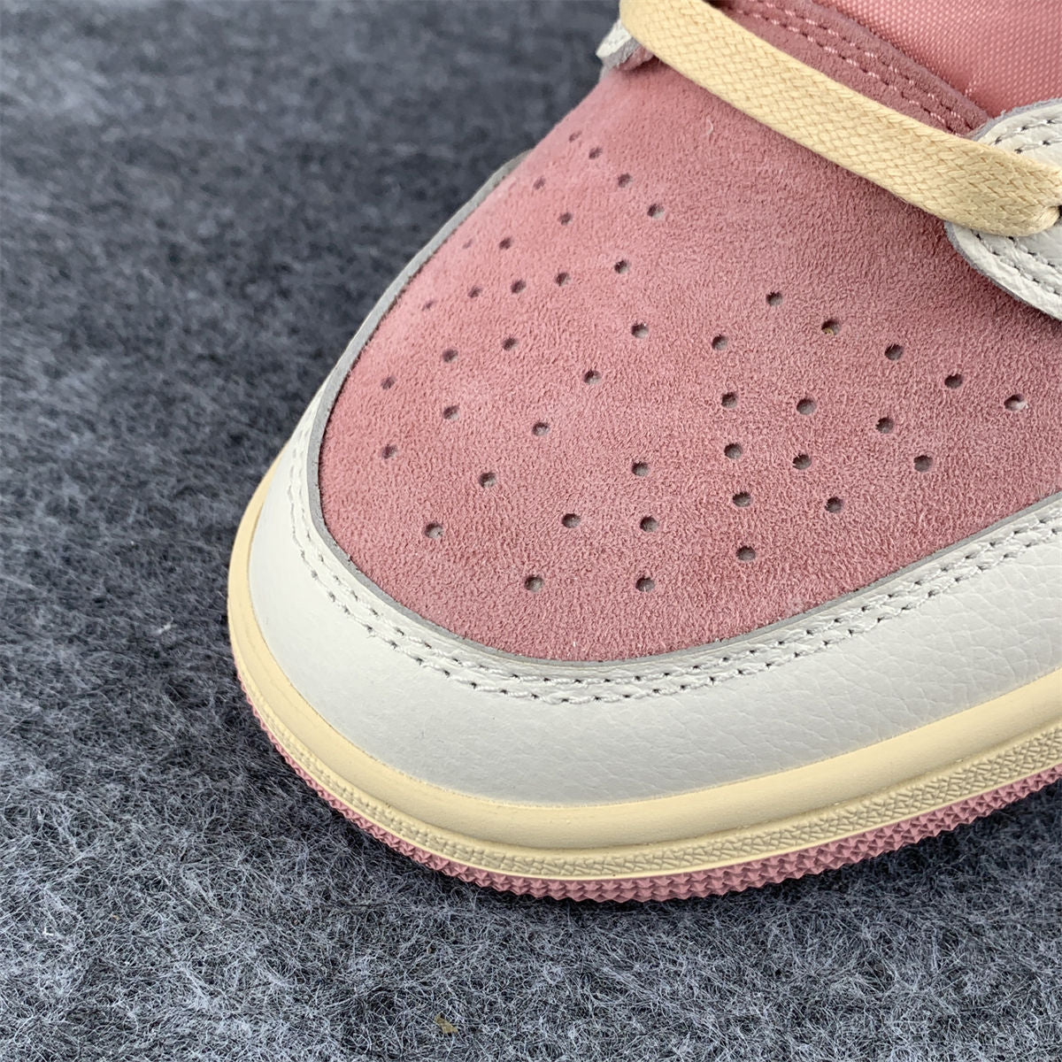Travis Scott x Air Jordan 1 Retro Low OG 'Tropical Pink' (B-grade) Sneakers - product view 7