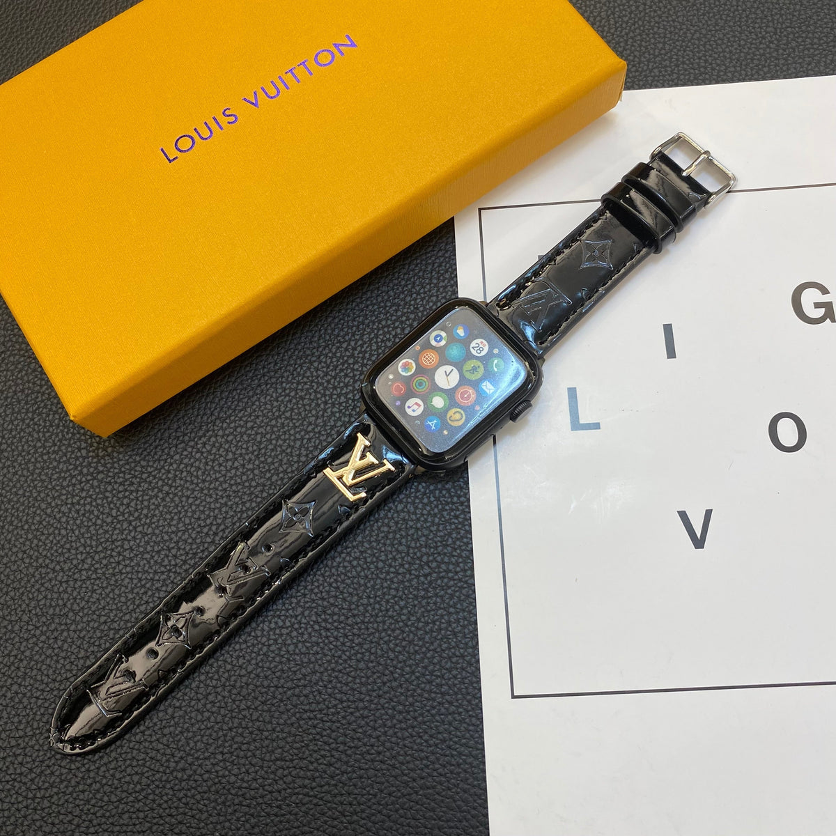 GLOSSY LEATHER APPLE WATCH STRAP METAL LOGO - product view 2