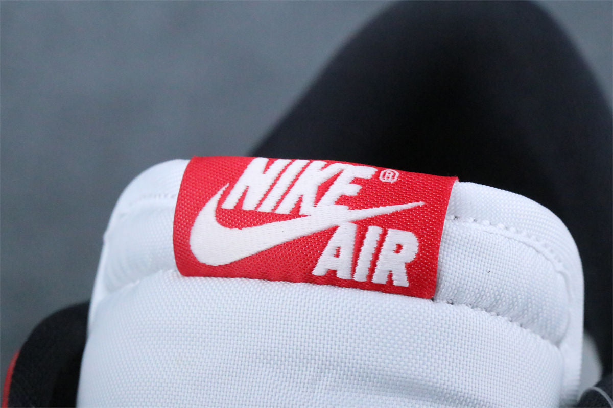 Air Jordan 1 Retro Low OG 'Chicago' 2025 Sneakers - product view 7