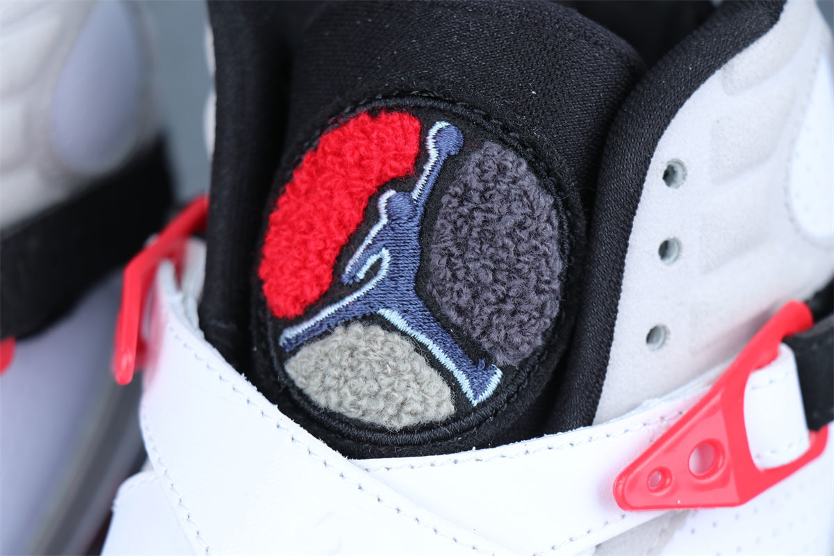 Air Jordan 8 Retro 'Bugs Bunny' 2013 Sneakers - product view 9