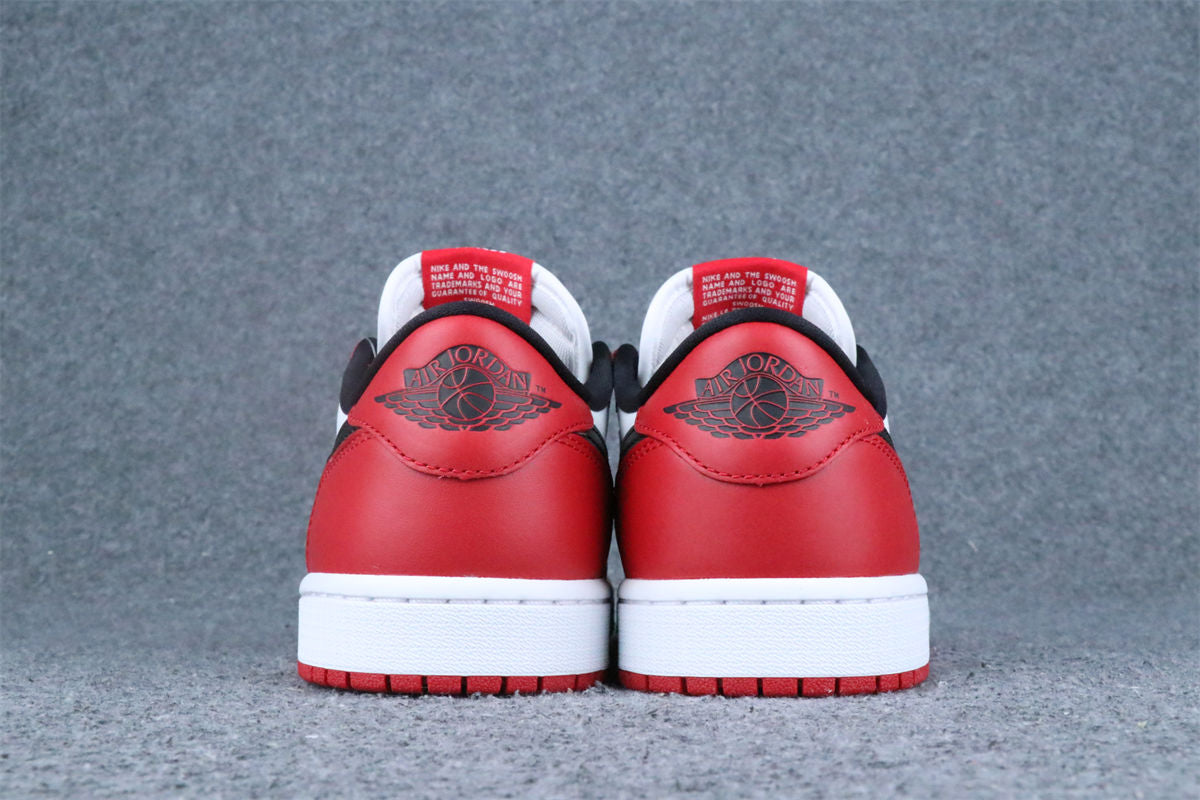 Air Jordan 1 Retro Low OG 'Chicago' 2025 Sneakers - product view 10