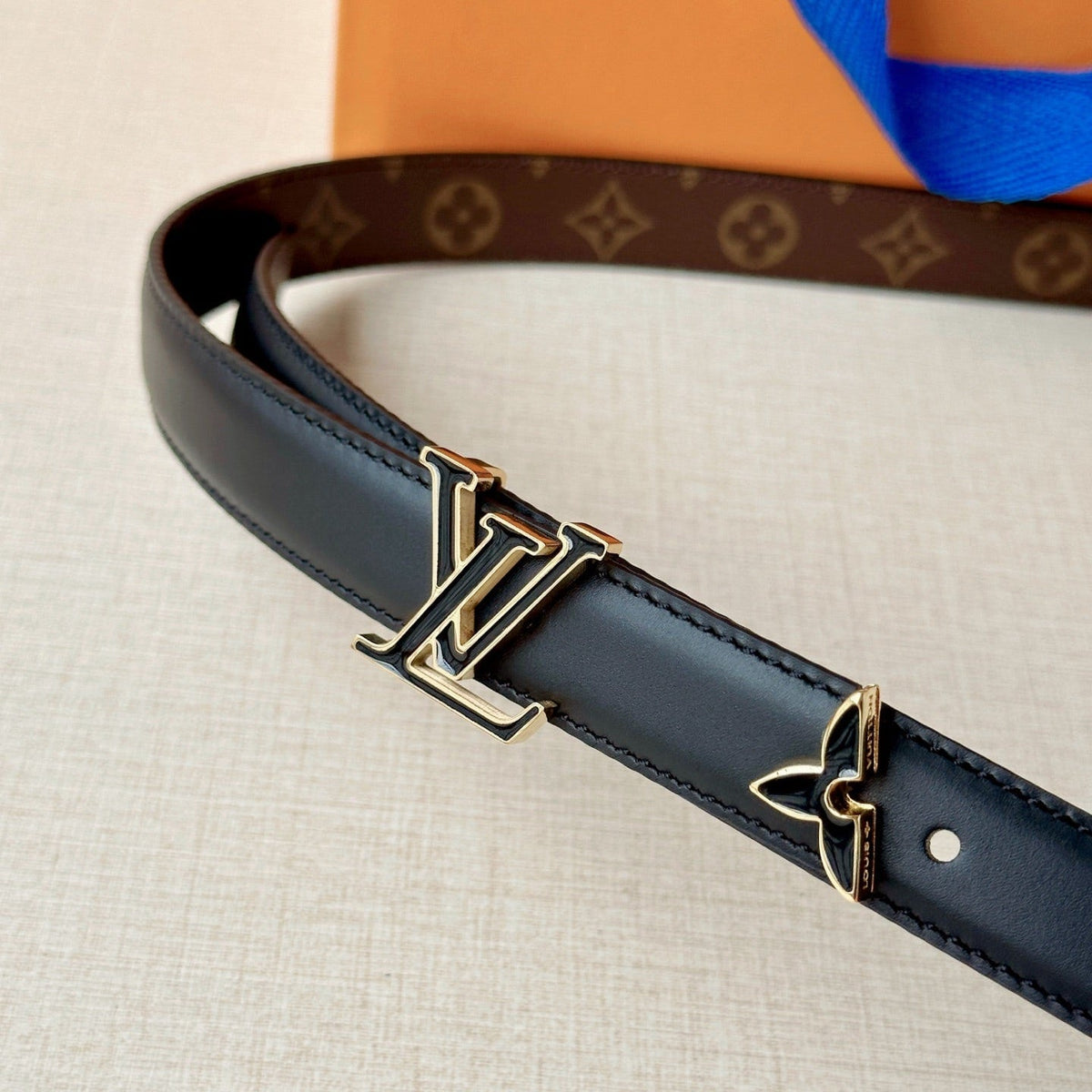 Style Women's Belt - product view 4