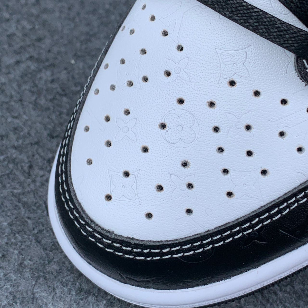 (Custom) Air Jordan 1 Sneakers 'Midnight Opulence' - product view 6