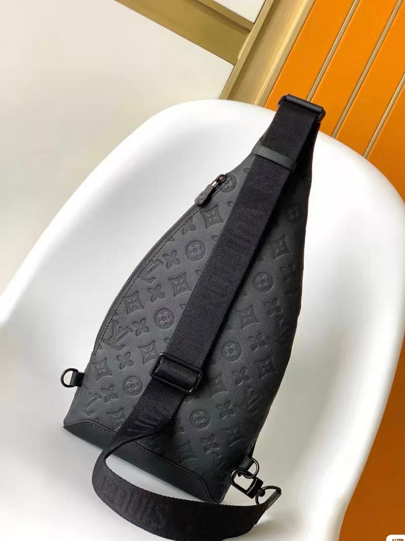 Minimalist Detachable Pouch Crossbody Chest Bag - product view 4