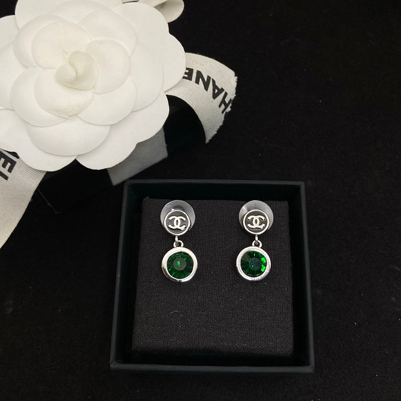 CHE89   Women's Crystal Round Double C Enamel Earnail Jewelry