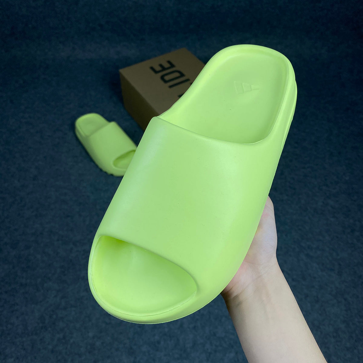 Yeezy Slides 'Glow Green' - product view 2