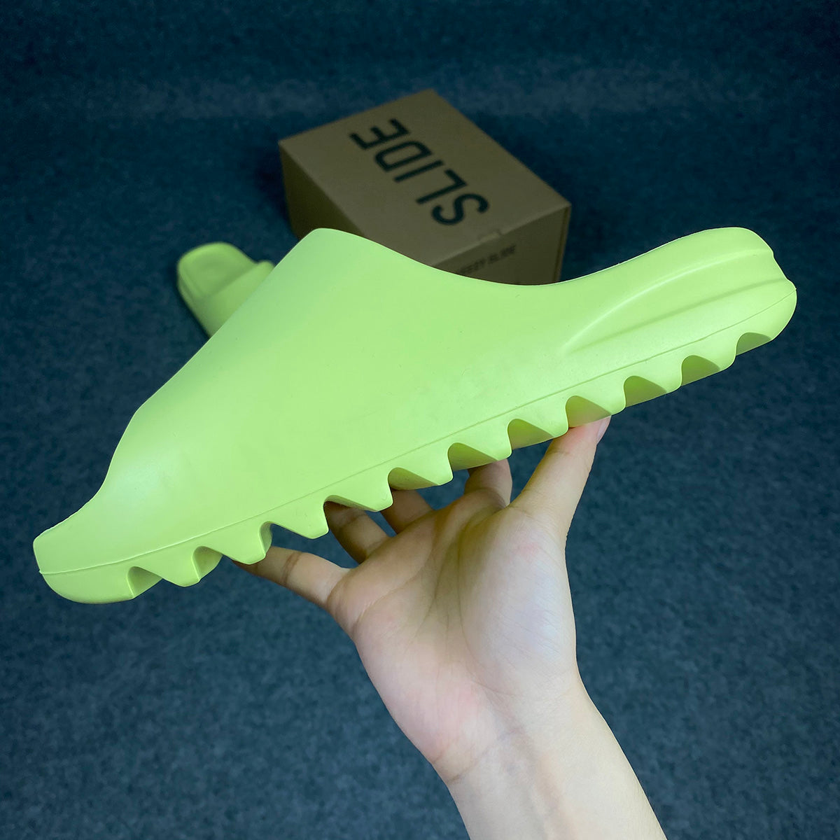 Yeezy Slides 'Glow Green' - product view 1