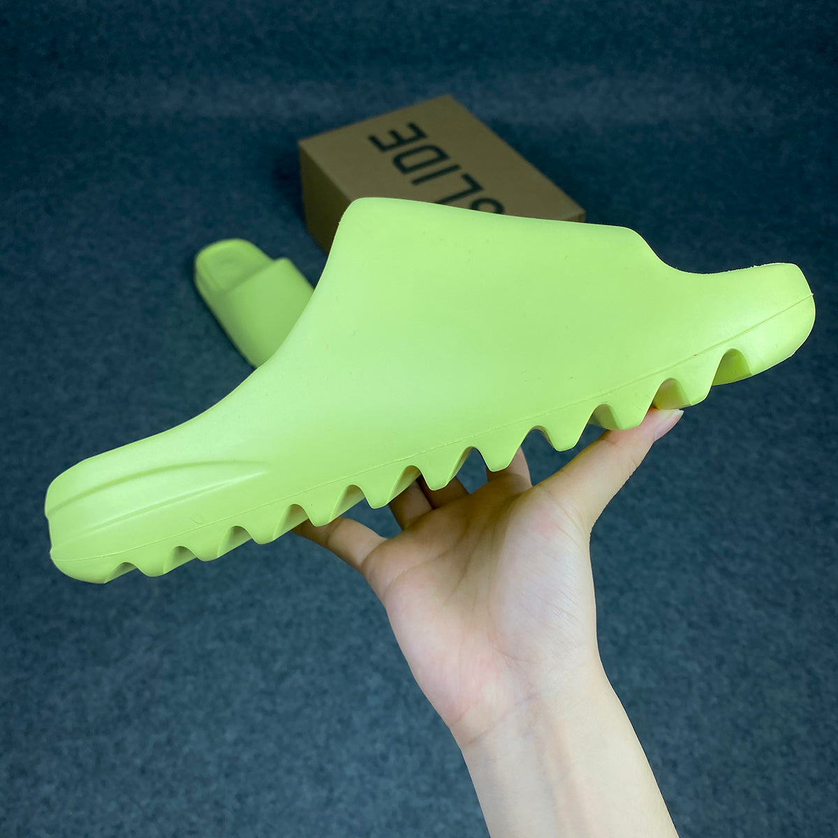Yeezy Slides 'Glow Green' - product view 4