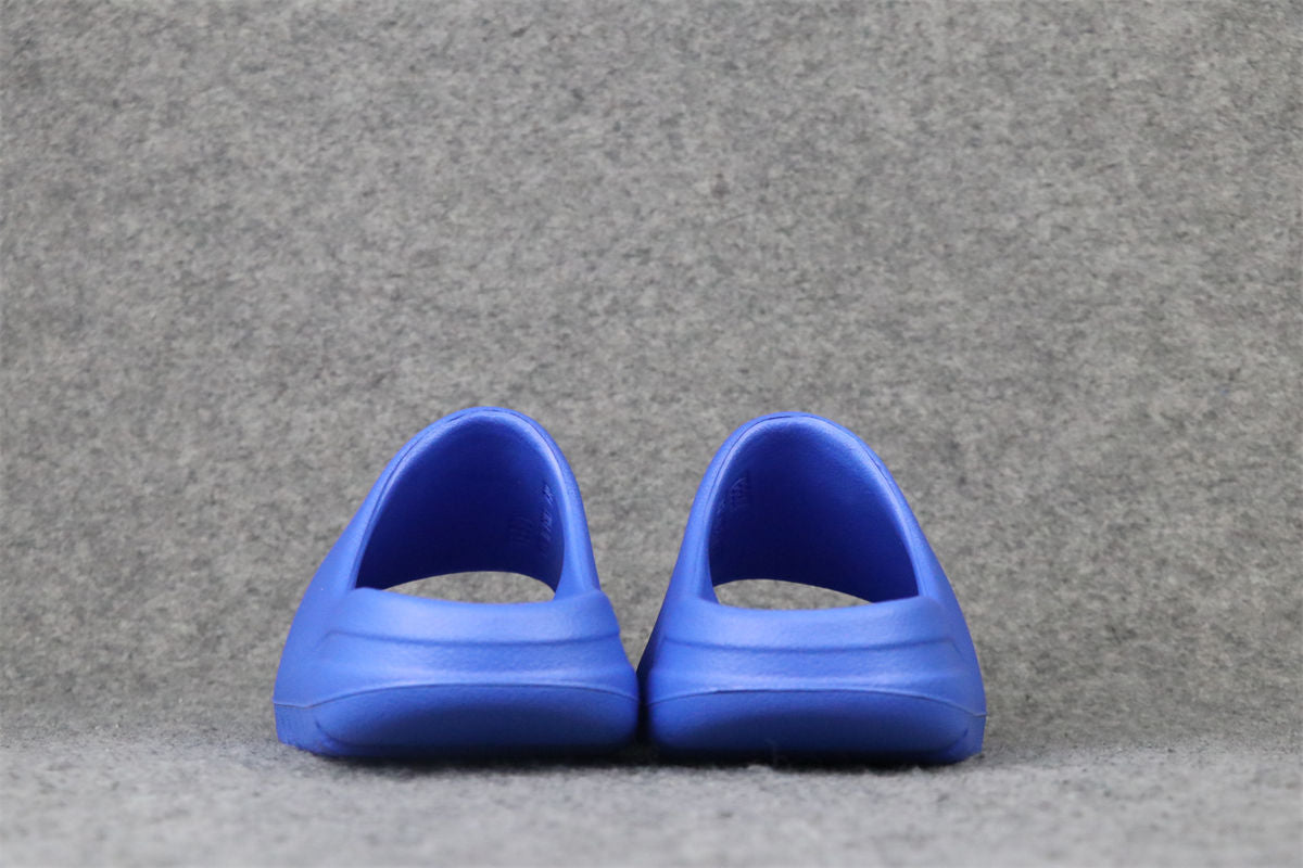 Yeezy Slides 'Azure' - product view 7