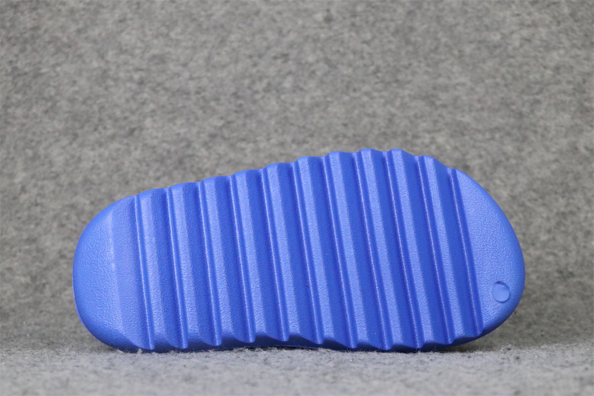 Yeezy Slides 'Azure' - product view 3