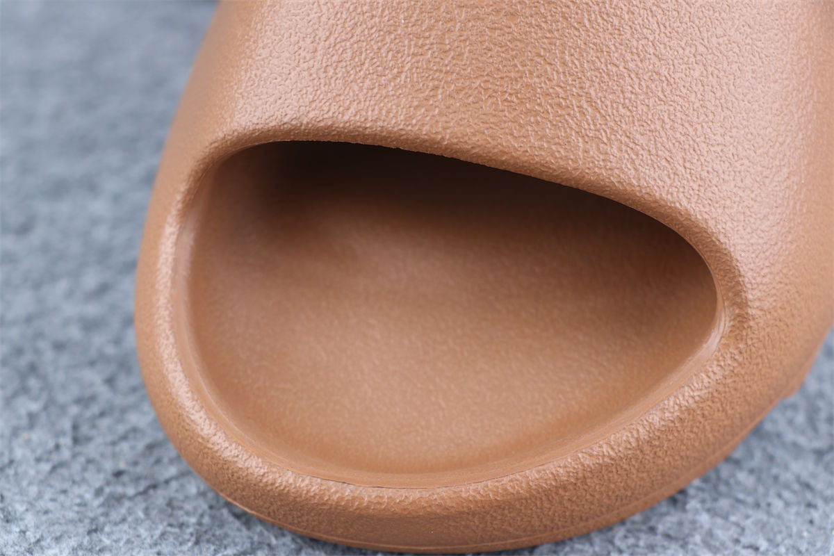 Yeezy Slides 'Flax' - product view 4