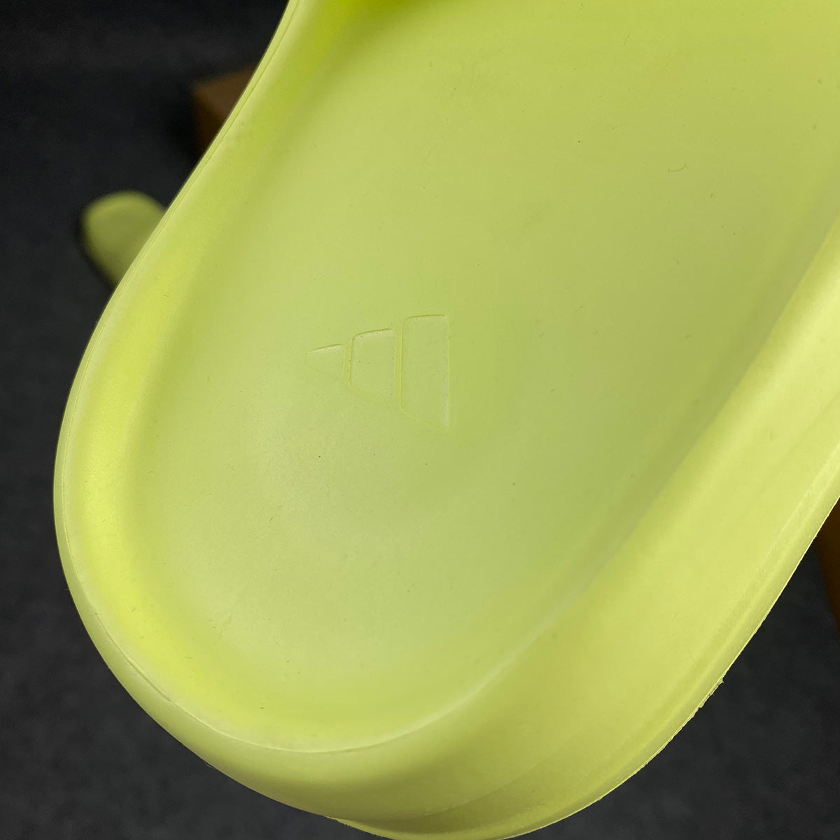 Yeezy Slides 'Glow Green' - product view 7