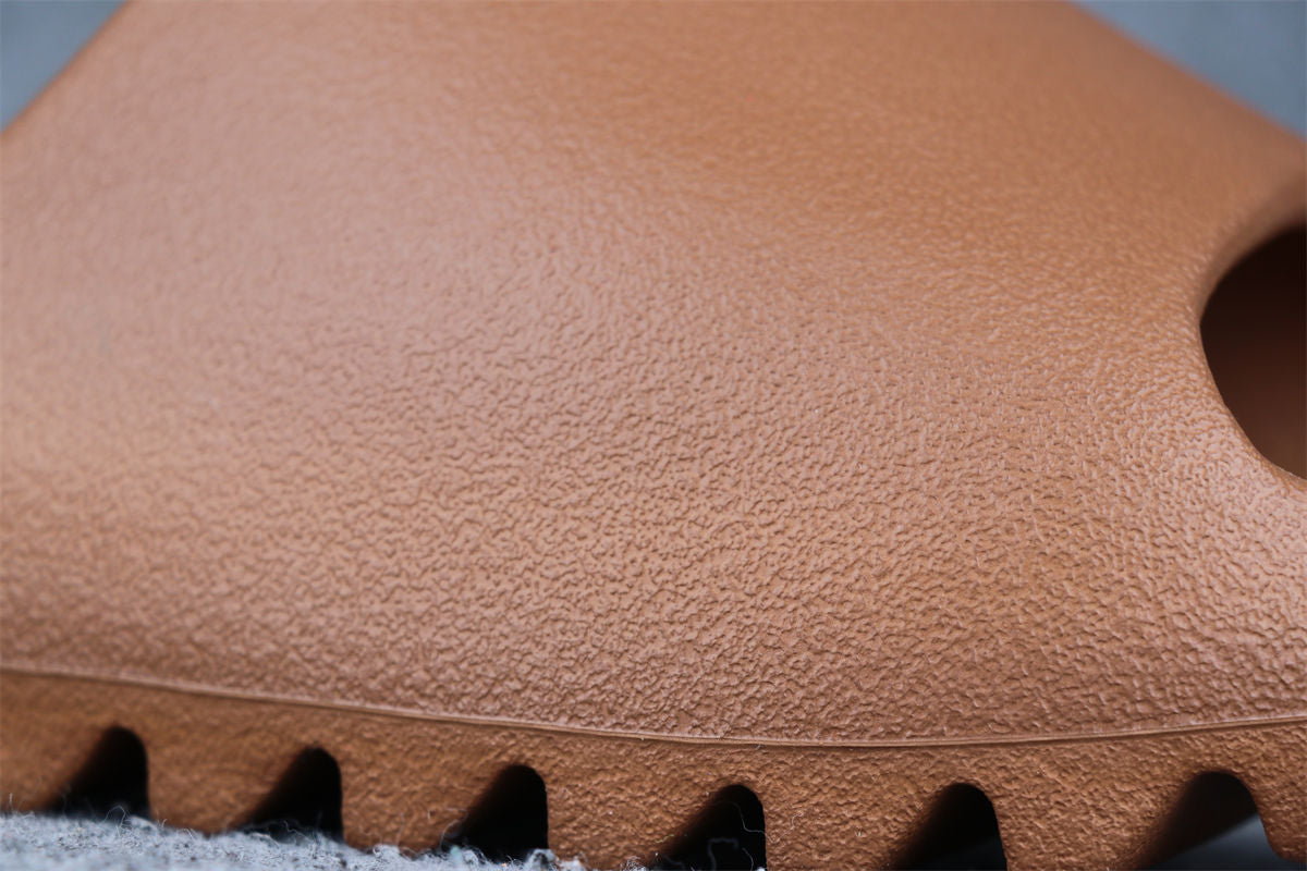 Yeezy Slides 'Flax' - product view 5