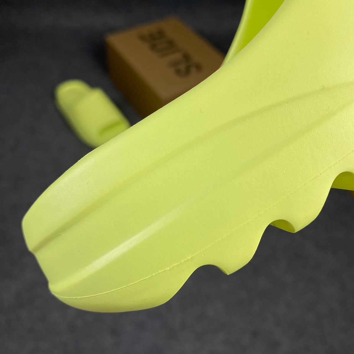 Yeezy Slides 'Glow Green' - product view 8