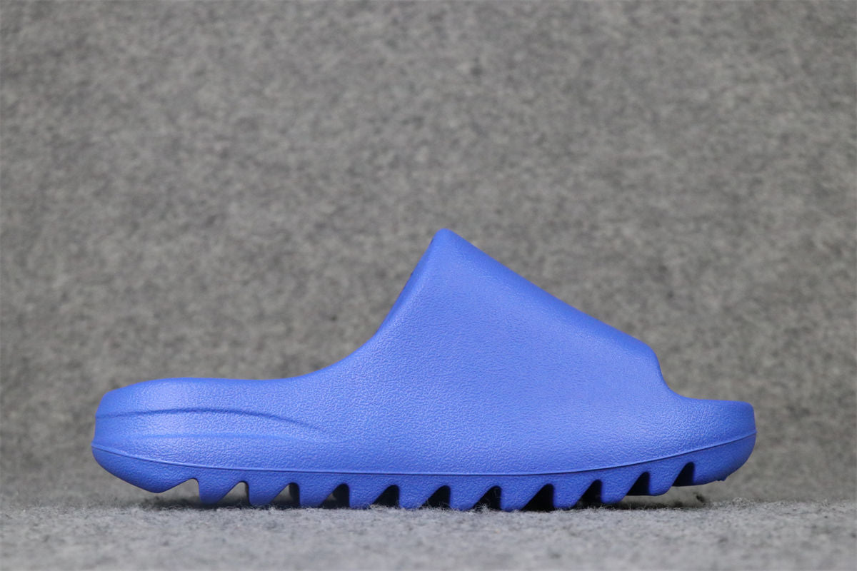 Yeezy Slides 'Azure' - product view 2